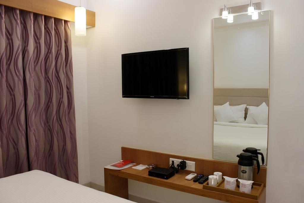Hotel Ashray Inn Ahmadábád Pokoj fotografie