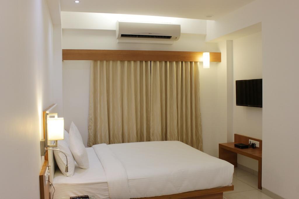 Hotel Ashray Inn Ahmadábád Pokoj fotografie